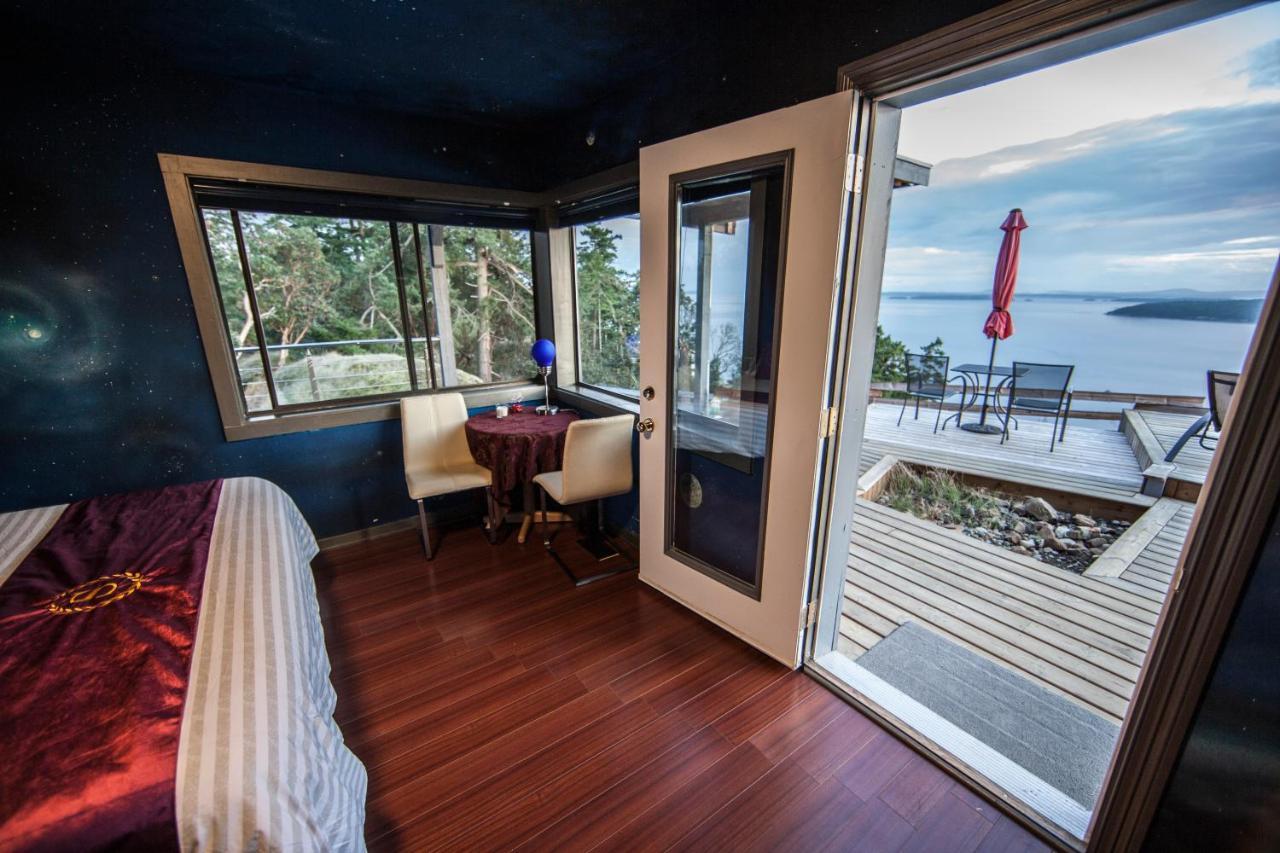 Shangri-La Oceanfront Vacation Home Bedwell Harbour Buitenkant foto