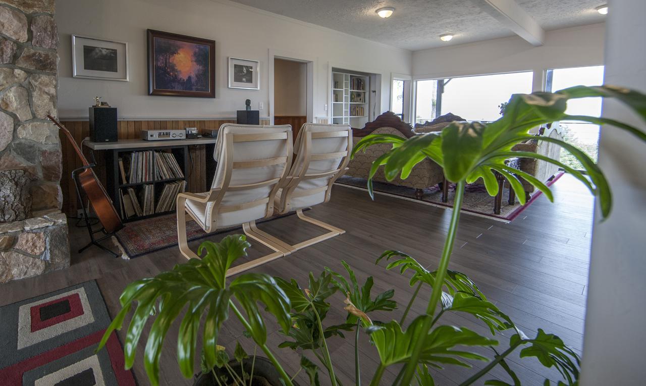 Shangri-La Oceanfront Vacation Home Bedwell Harbour Buitenkant foto