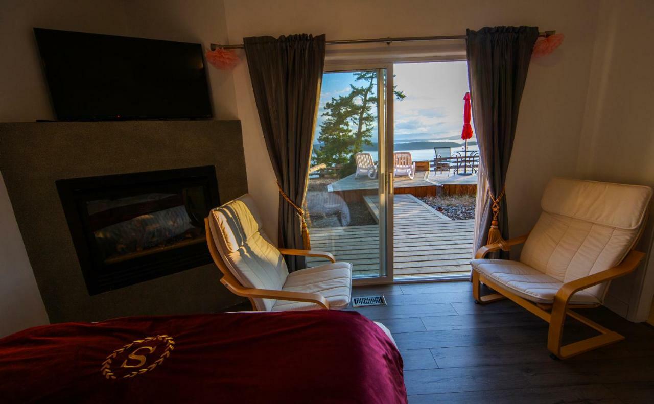 Shangri-La Oceanfront Vacation Home Bedwell Harbour Buitenkant foto